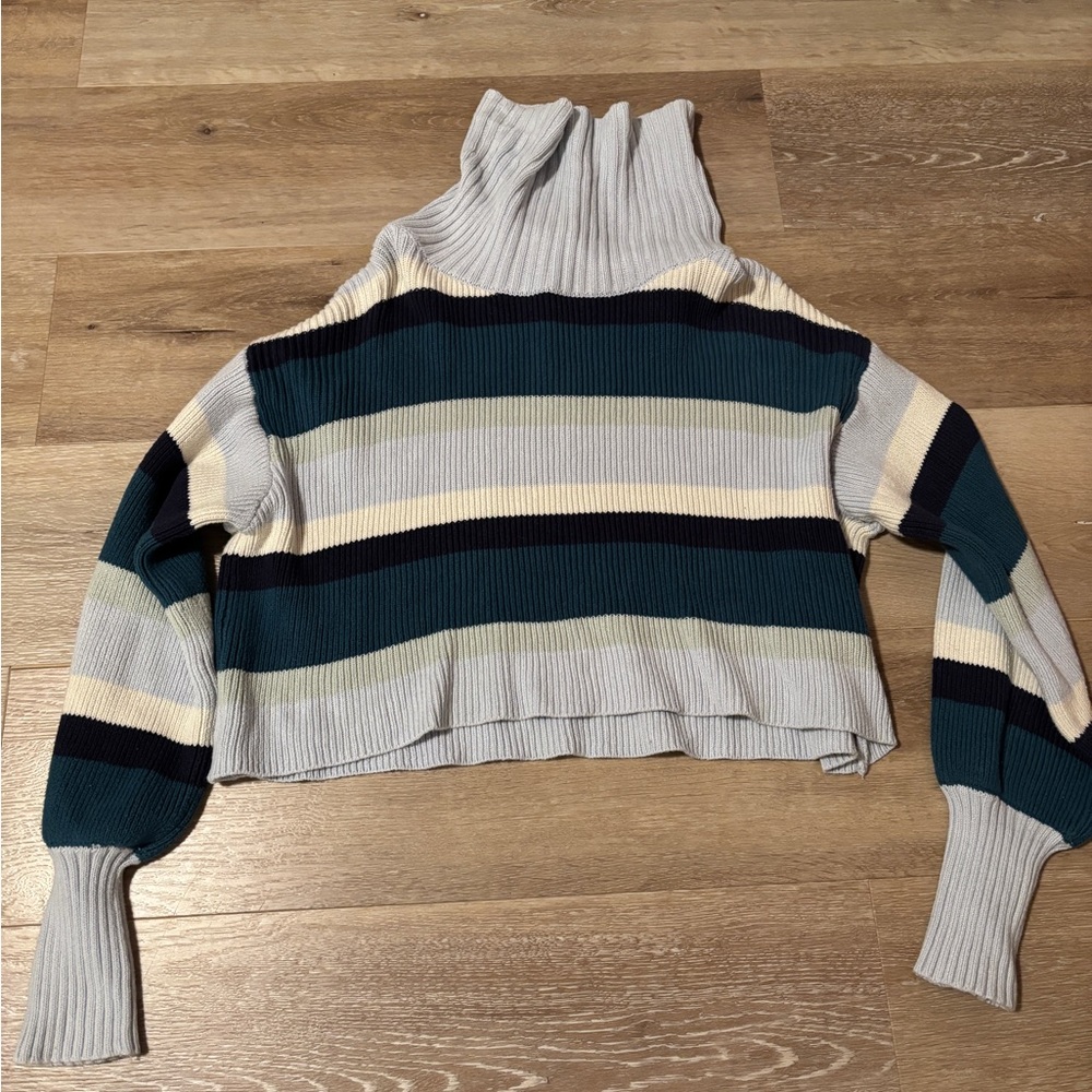 American Eagle Cropped Sweater – Blue Striped – Size Medium
